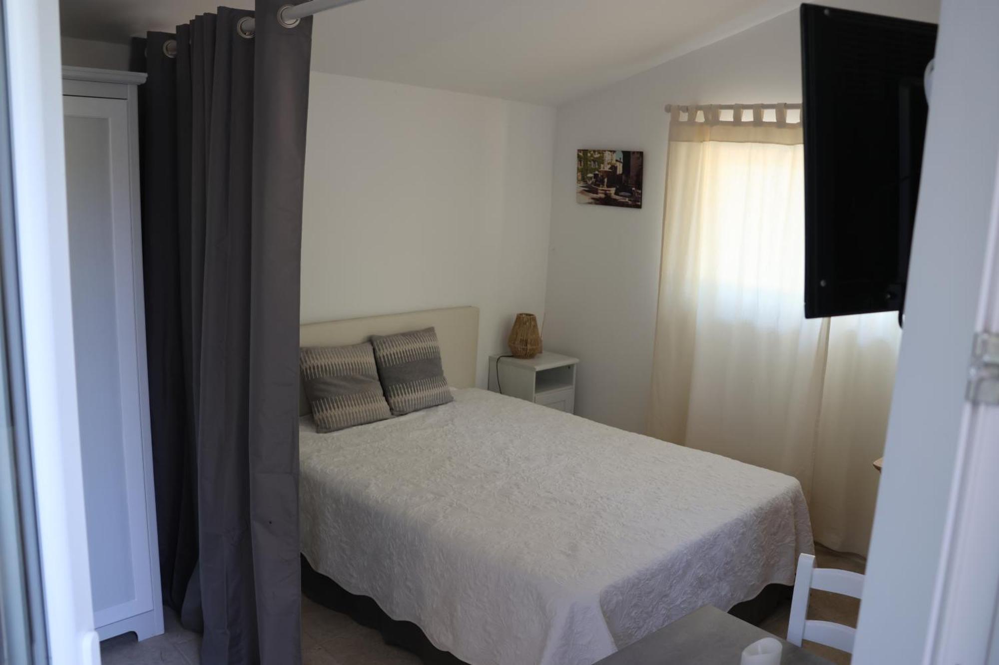 Les Bruns Apartment Сеньон Екстериор снимка